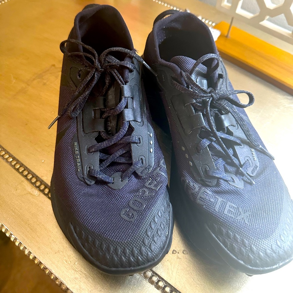 Nike GORE-TEX Women’s Black Athletic Shoes